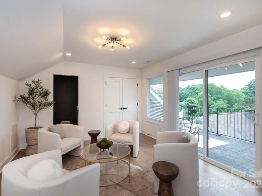 4203 Walker Road, Charlotte, NC 28211.  MLS# CAR4268091, YatesRealty ID 28224. 