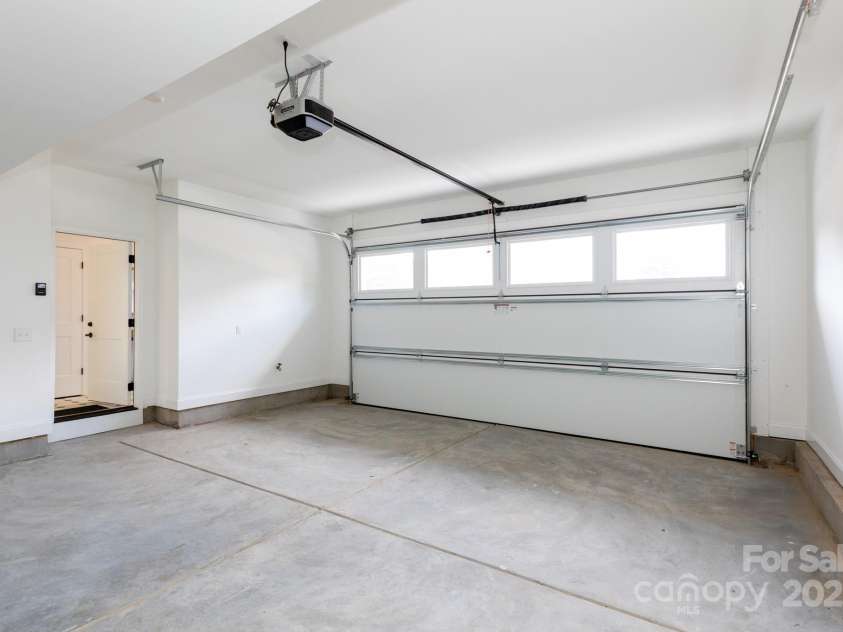 4203 Walker Road, Charlotte, NC 28211.  MLS# CAR4268091, YatesRealty ID 28224. 