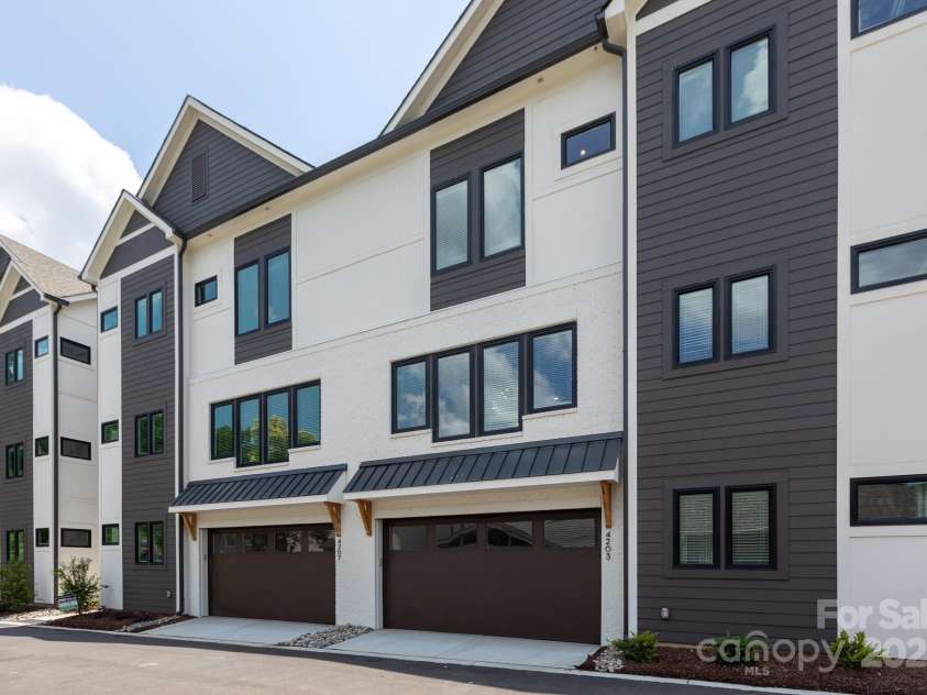 4203 Walker Road, Charlotte, NC 28211.  MLS# CAR4268091, YatesRealty ID 28224. 