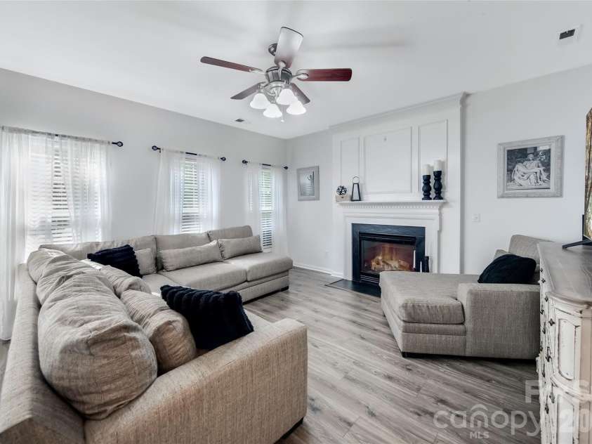7818 Antique Circle, Waxhaw, NC 28173.  MLS# CAR4386189, YatesRealty ID 28224. 