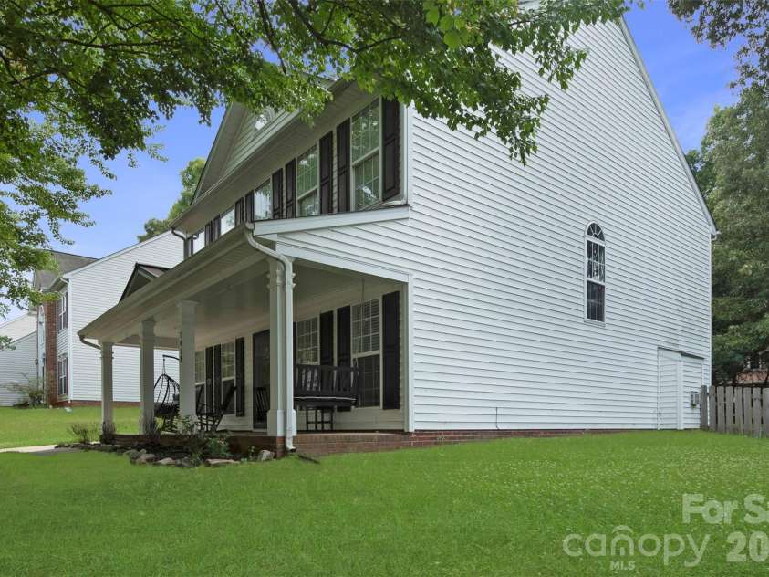 7818 Antique Circle, Waxhaw, NC 28173.  MLS# CAR4386189, YatesRealty ID 28224. 