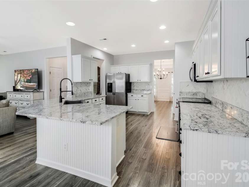 7818 Antique Circle, Waxhaw, NC 28173.  MLS# CAR4386189, YatesRealty ID 28224. 