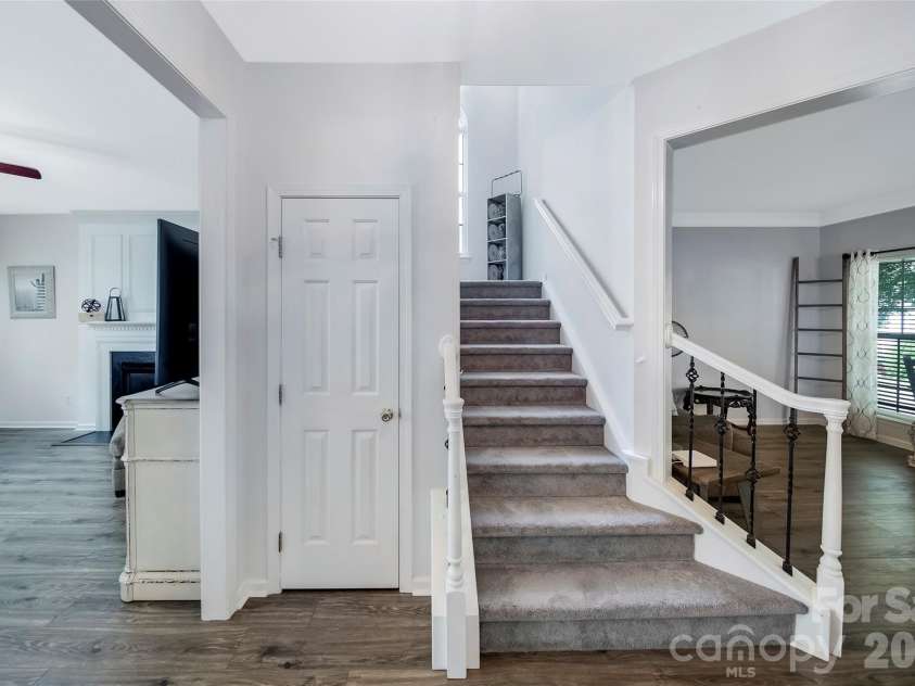 7818 Antique Circle, Waxhaw, NC 28173.  MLS# CAR4386189, YatesRealty ID 28224. Stairs Up