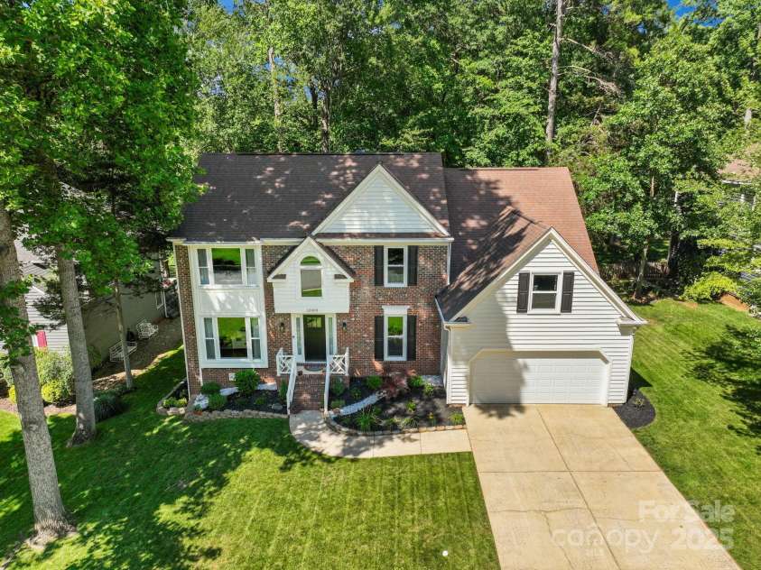 12602 Angel Oak Drive, Huntersville, NC 28078.  MLS# CAR4259942, YatesRealty ID 28225. 