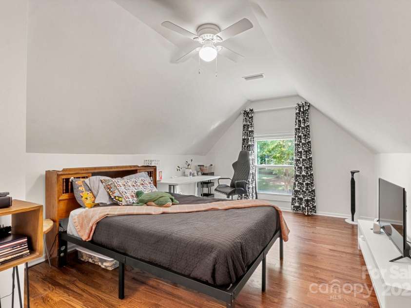 12602 Angel Oak Drive, Huntersville, NC 28078.  MLS# CAR4259942, YatesRealty ID 28225. Bonus or 5th bedroom with a nice walk in closet