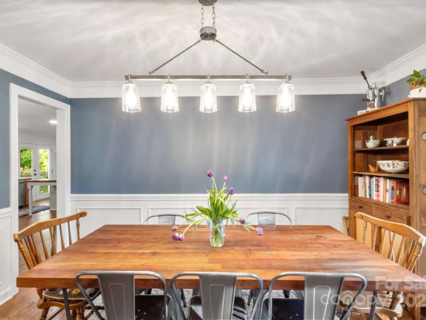 12602 Angel Oak Drive, Huntersville, NC 28078.  MLS# CAR4259942, YatesRealty ID 28225. Large dining area