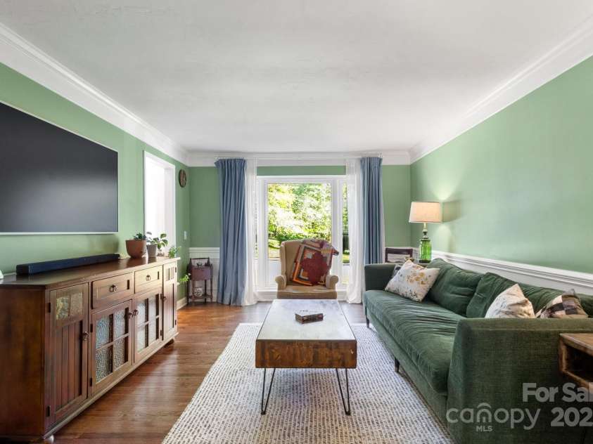 12602 Angel Oak Drive, Huntersville, NC 28078.  MLS# CAR4259942, YatesRealty ID 28225. Plenty of room in your second living area