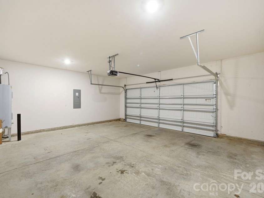 518 Nixon Road, Belmont, NC 28012.  MLS# CAR4388072, YatesRealty ID 28225. Garage