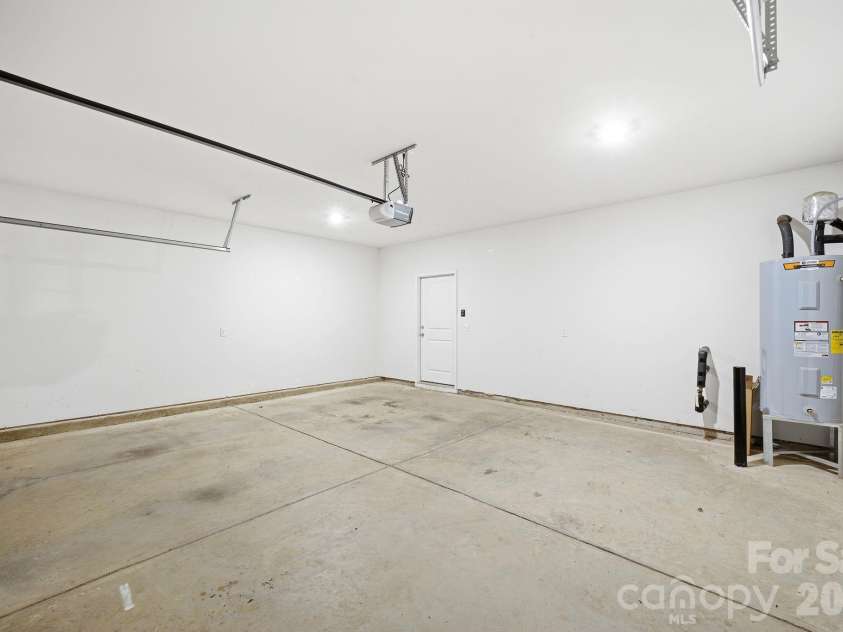 518 Nixon Road, Belmont, NC 28012.  MLS# CAR4388072, YatesRealty ID 28225. Garage
