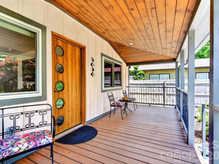 219 Flat Creek Road, Black Mountain, NC 28711.  MLS# CAR4388002, YatesRealty ID 28226. 