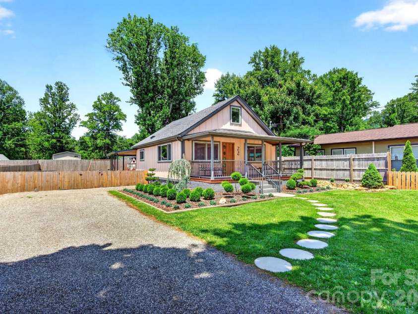 219 Flat Creek Road, Black Mountain, NC 28711.  MLS# CAR4388002, YatesRealty ID 28226. 
