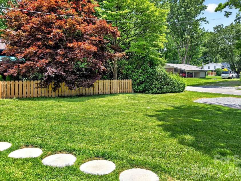 219 Flat Creek Road, Black Mountain, NC 28711.  MLS# CAR4388002, YatesRealty ID 28226. 