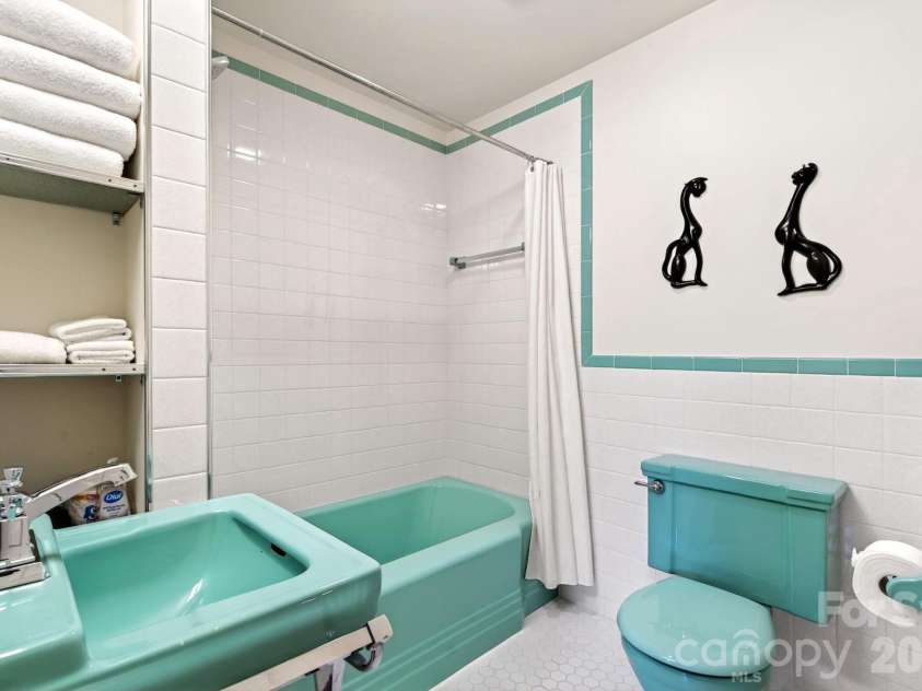 219 Flat Creek Road, Black Mountain, NC 28711.  MLS# CAR4388002, YatesRealty ID 28226. Bathroom 