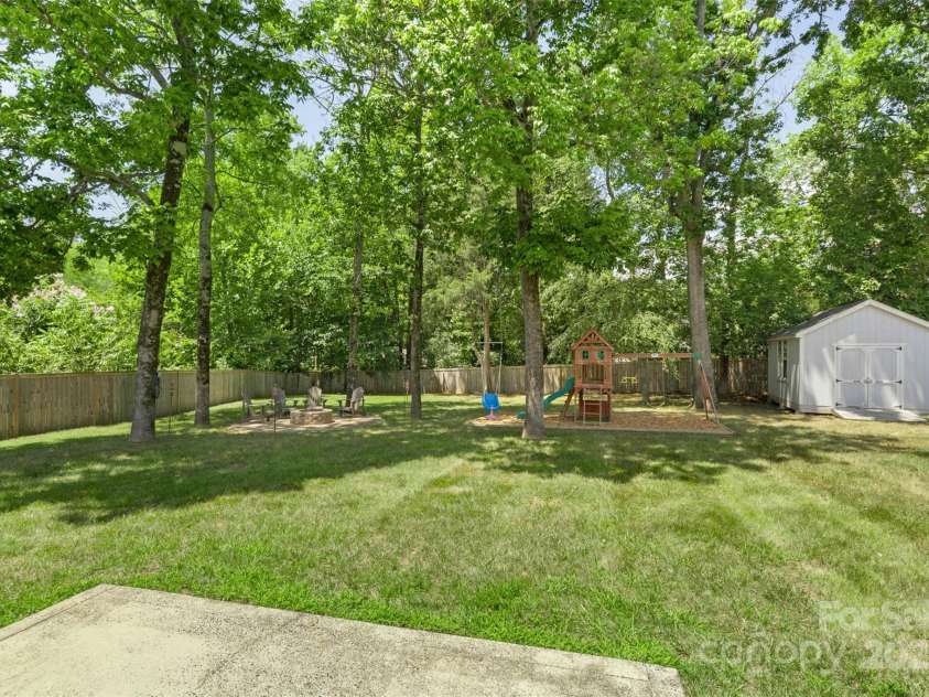 3109 Emerald Meadow Lane, Charlotte, NC 28273.  MLS# CAR4282486, YatesRealty ID 28227. 