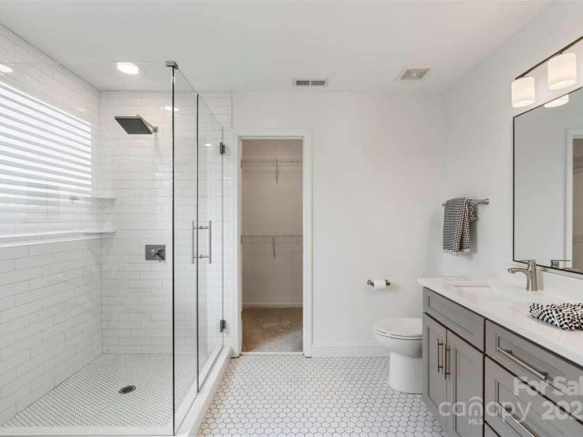 3109 Emerald Meadow Lane, Charlotte, NC 28273.  MLS# CAR4282486, YatesRealty ID 28227. 