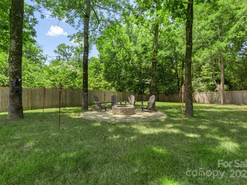 3109 Emerald Meadow Lane, Charlotte, NC 28273.  MLS# CAR4282486, YatesRealty ID 28227. 