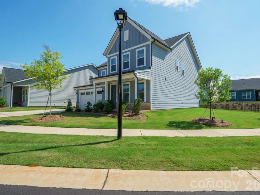 6018 Valehaven Place, Charlotte, NC 28269.  MLS# CAR4388668, YatesRealty ID 28227. 