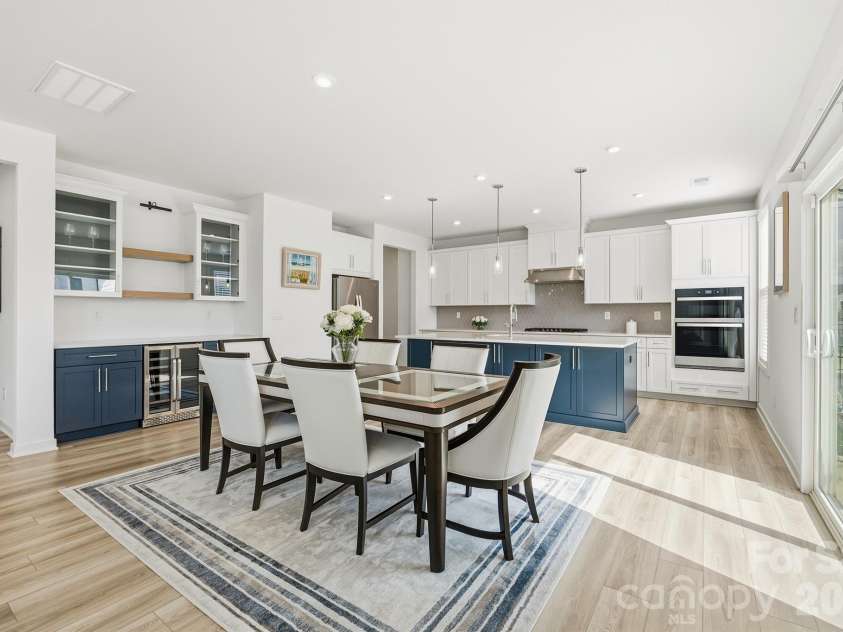 6018 Valehaven Place, Charlotte, NC 28269.  MLS# CAR4388668, YatesRealty ID 28227. 