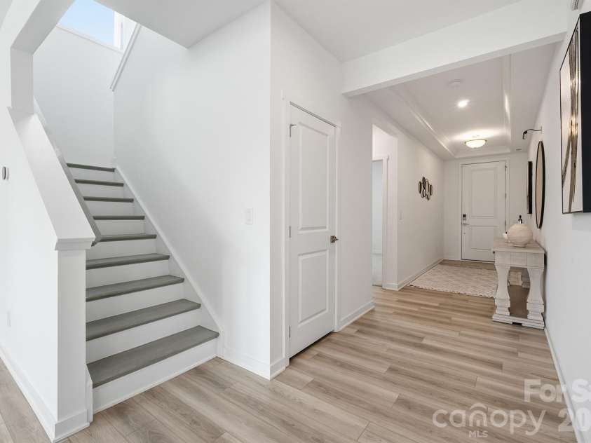 6018 Valehaven Place, Charlotte, NC 28269.  MLS# CAR4388668, YatesRealty ID 28227. 