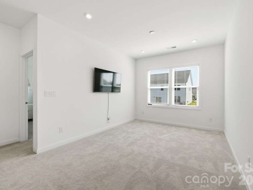 6018 Valehaven Place, Charlotte, NC 28269.  MLS# CAR4388668, YatesRealty ID 28227. 