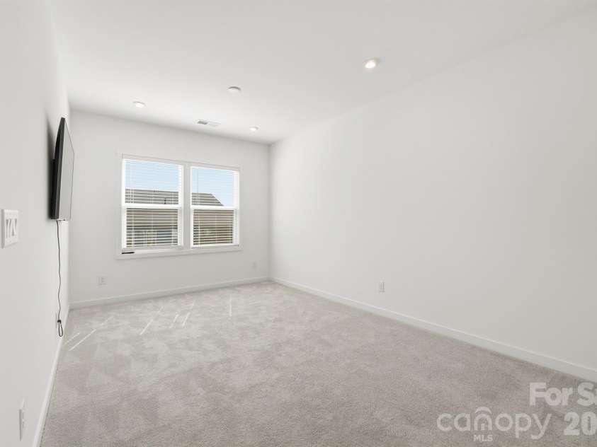 6018 Valehaven Place, Charlotte, NC 28269.  MLS# CAR4388668, YatesRealty ID 28227. 