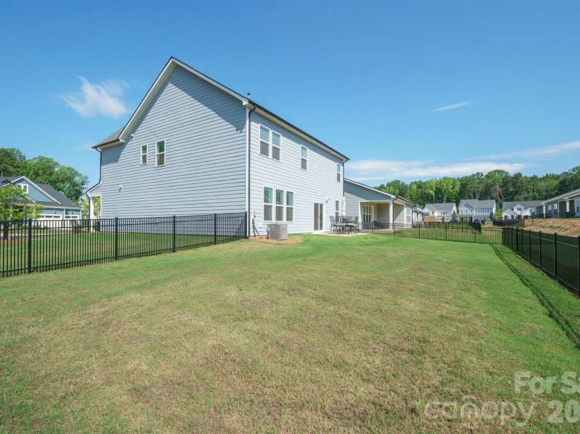 6018 Valehaven Place, Charlotte, NC 28269.  MLS# CAR4388668, YatesRealty ID 28227. 