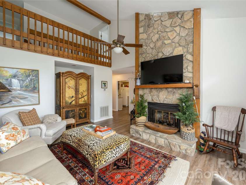 36 Quail Run Circle, Brevard, NC 28712.  MLS# CAR4385204, YatesRealty ID 28228. 