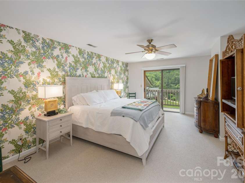 36 Quail Run Circle, Brevard, NC 28712.  MLS# CAR4385204, YatesRealty ID 28228. 