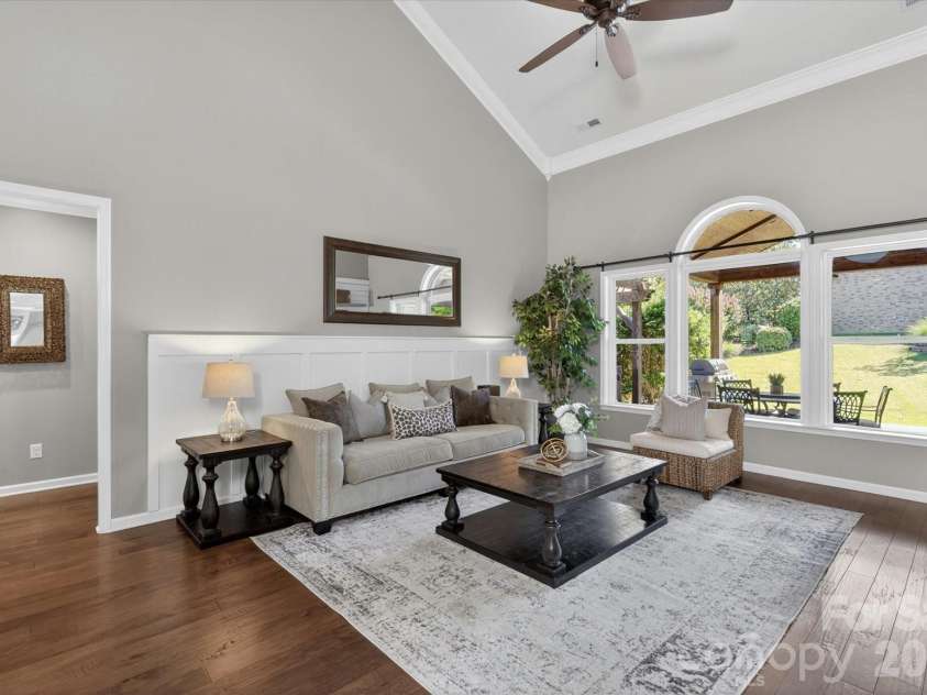 10609 Waxhaw Manor Drive, Waxhaw, NC 28173.  MLS# CAR4389027, YatesRealty ID 28229. 