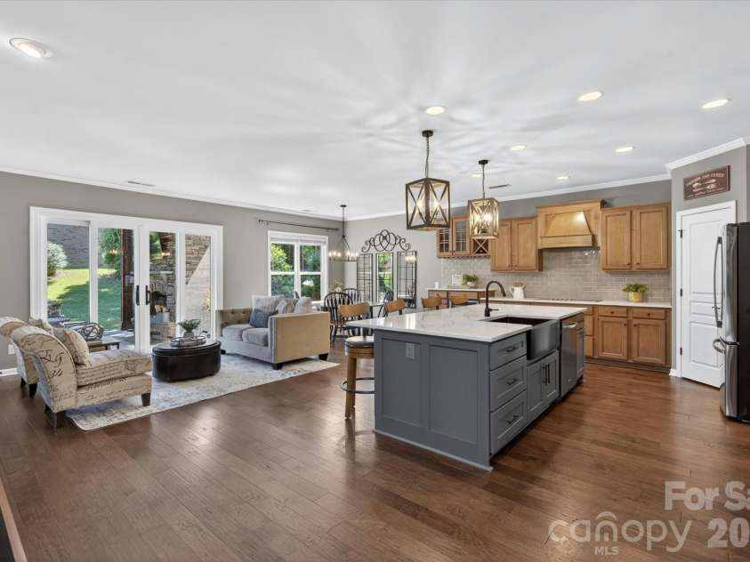10609 Waxhaw Manor Drive, Waxhaw, NC 28173.  MLS# CAR4389027, YatesRealty ID 28229. 