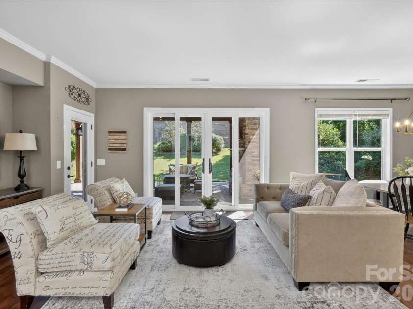 10609 Waxhaw Manor Drive, Waxhaw, NC 28173.  MLS# CAR4389027, YatesRealty ID 28229. 