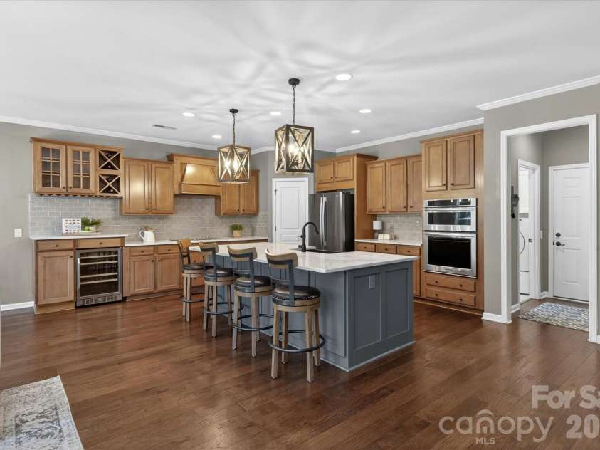 10609 Waxhaw Manor Drive, Waxhaw, NC 28173.  MLS# CAR4389027, YatesRealty ID 28229. 
