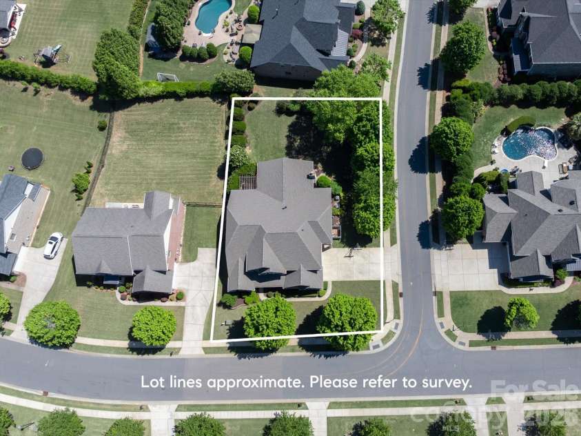 10609 Waxhaw Manor Drive, Waxhaw, NC 28173.  MLS# CAR4389027, YatesRealty ID 28229. 