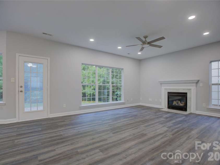 520 Grantham Lane, Charlotte, NC 28262.  MLS# CAR4389594, YatesRealty ID 28230. 