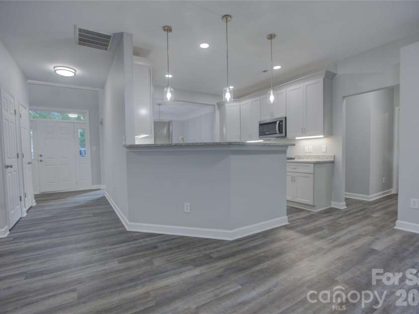 520 Grantham Lane, Charlotte, NC 28262.  MLS# CAR4389594, YatesRealty ID 28230. 