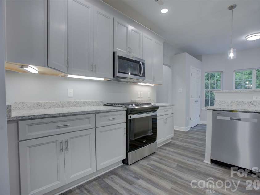 520 Grantham Lane, Charlotte, NC 28262.  MLS# CAR4389594, YatesRealty ID 28230. 