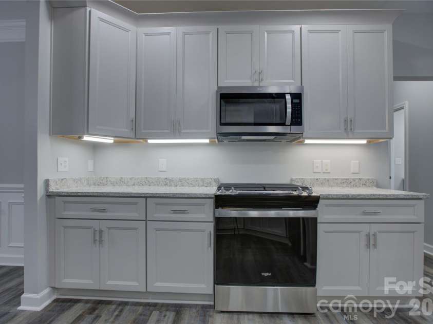 520 Grantham Lane, Charlotte, NC 28262.  MLS# CAR4389594, YatesRealty ID 28230. 