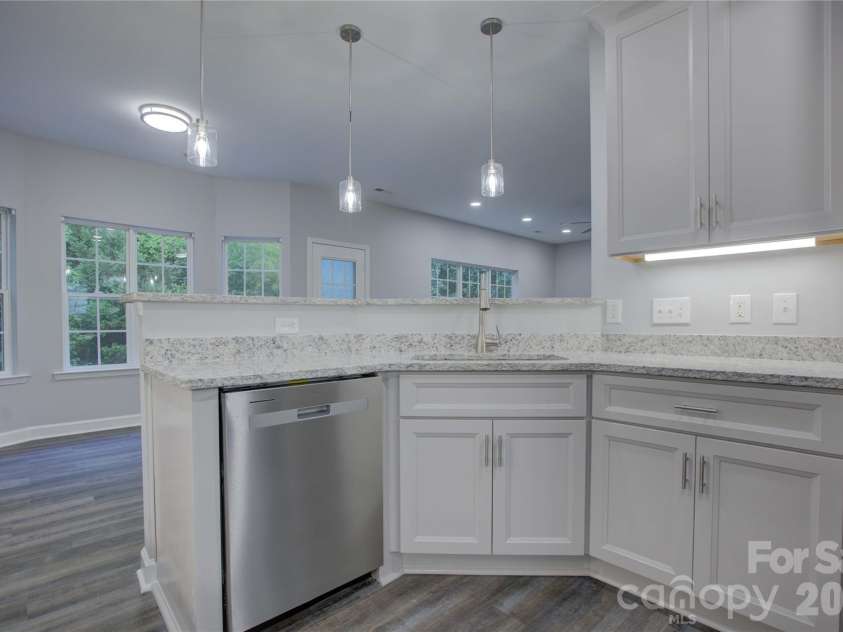 520 Grantham Lane, Charlotte, NC 28262.  MLS# CAR4389594, YatesRealty ID 28230. 