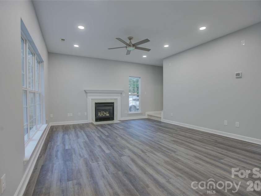 520 Grantham Lane, Charlotte, NC 28262.  MLS# CAR4389594, YatesRealty ID 28230. 