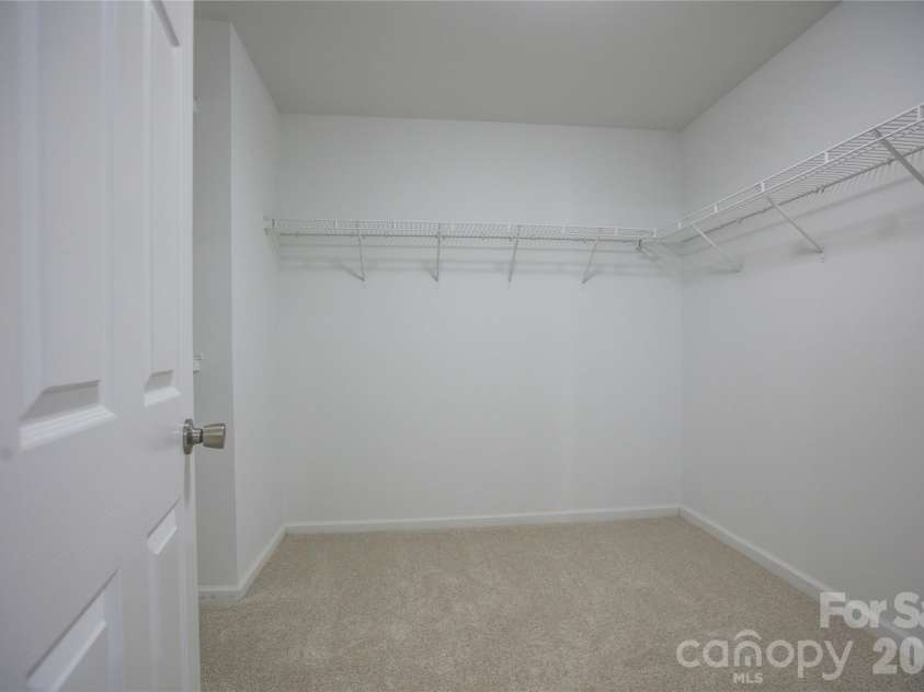 520 Grantham Lane, Charlotte, NC 28262.  MLS# CAR4389594, YatesRealty ID 28230. 