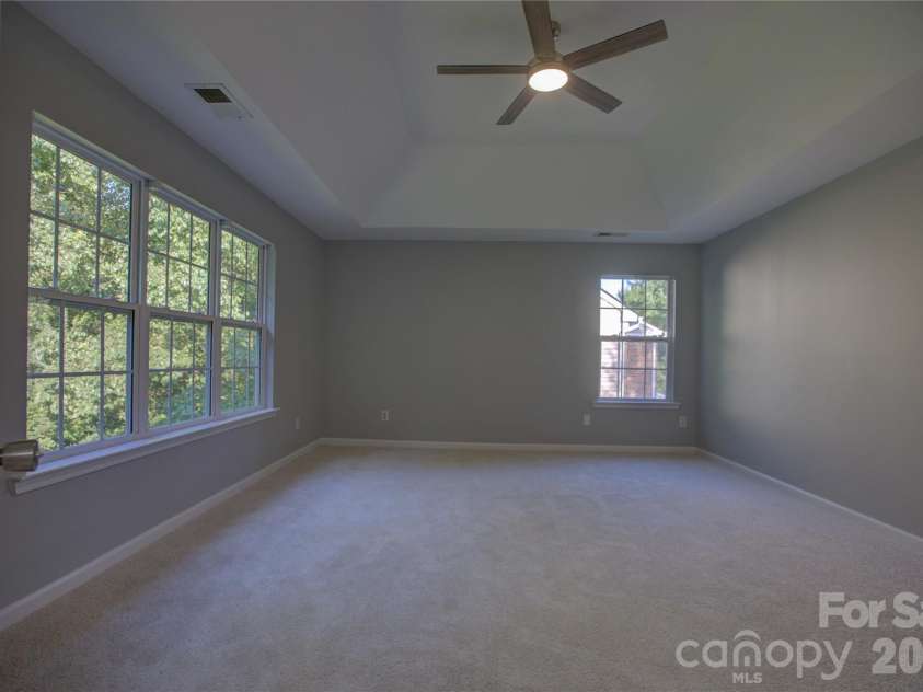 520 Grantham Lane, Charlotte, NC 28262.  MLS# CAR4389594, YatesRealty ID 28230. 