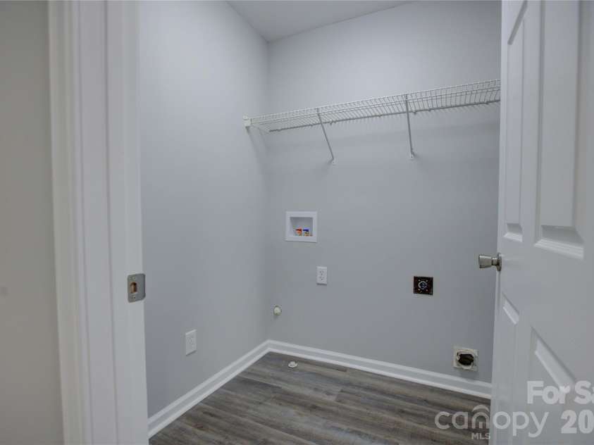 520 Grantham Lane, Charlotte, NC 28262.  MLS# CAR4389594, YatesRealty ID 28230. 