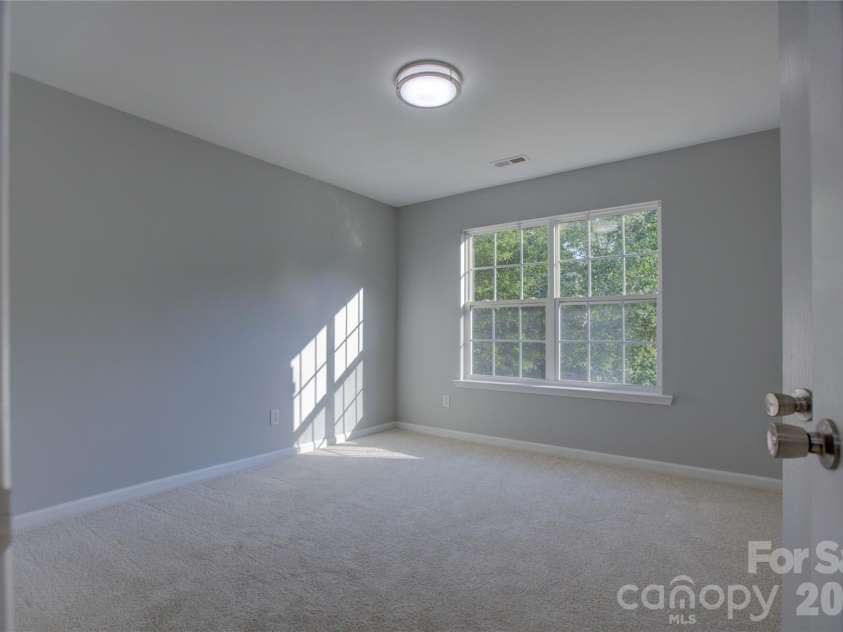 520 Grantham Lane, Charlotte, NC 28262.  MLS# CAR4389594, YatesRealty ID 28230. 