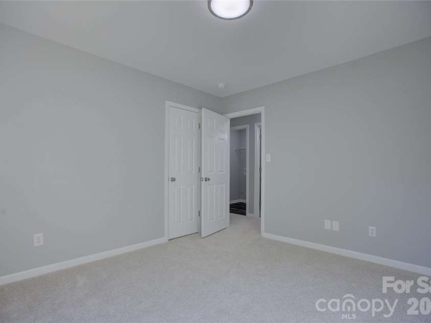 520 Grantham Lane, Charlotte, NC 28262.  MLS# CAR4389594, YatesRealty ID 28230. 