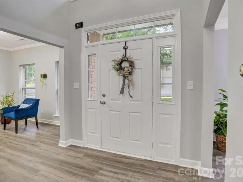 520 Grantham Lane, Charlotte, NC 28262.  MLS# CAR4389594, YatesRealty ID 28230. 