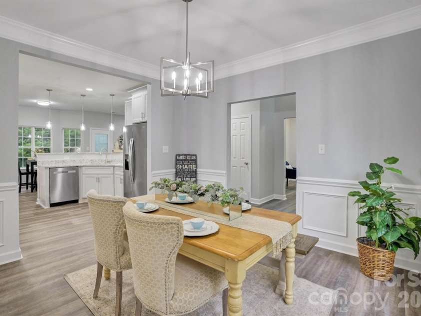 520 Grantham Lane, Charlotte, NC 28262.  MLS# CAR4389594, YatesRealty ID 28230. 