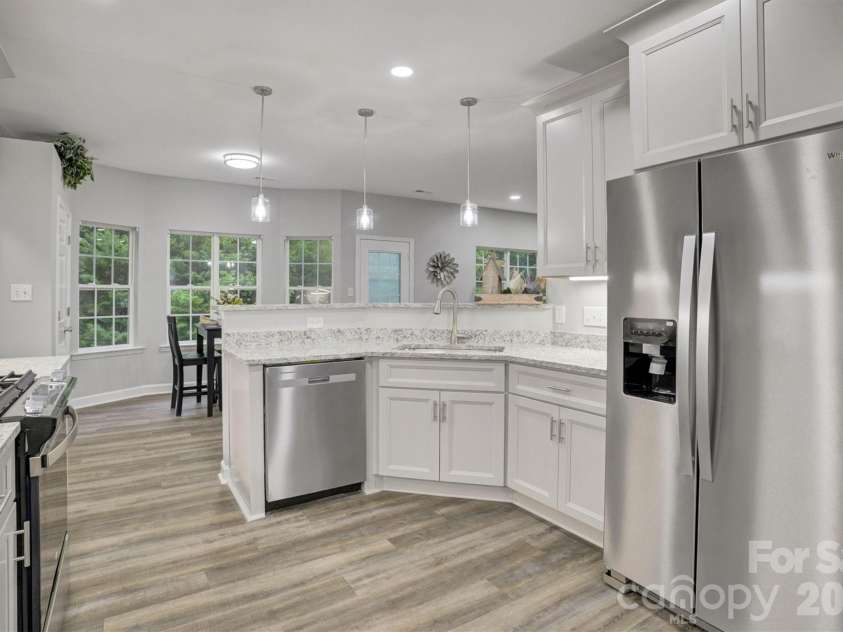 520 Grantham Lane, Charlotte, NC 28262.  MLS# CAR4389594, YatesRealty ID 28230. 