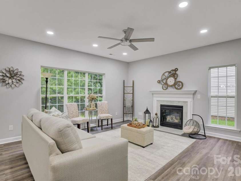 520 Grantham Lane, Charlotte, NC 28262.  MLS# CAR4389594, YatesRealty ID 28230. 