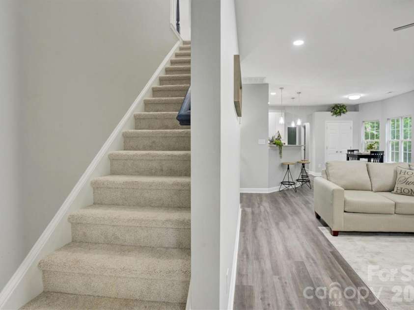 520 Grantham Lane, Charlotte, NC 28262.  MLS# CAR4389594, YatesRealty ID 28230. 