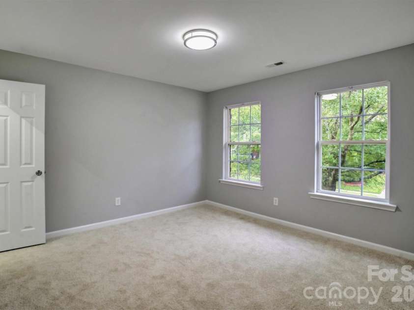 520 Grantham Lane, Charlotte, NC 28262.  MLS# CAR4389594, YatesRealty ID 28230. 